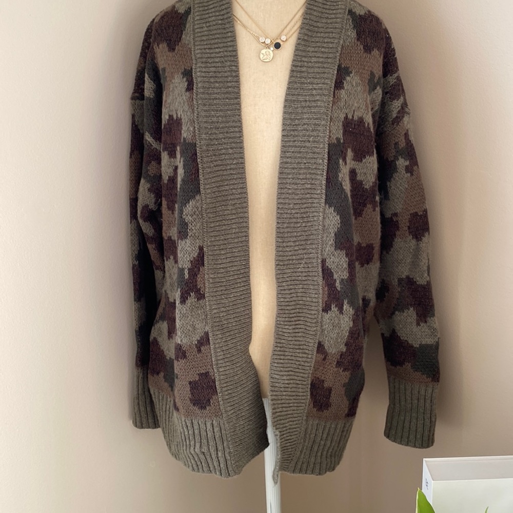 Army print sweater cardigan